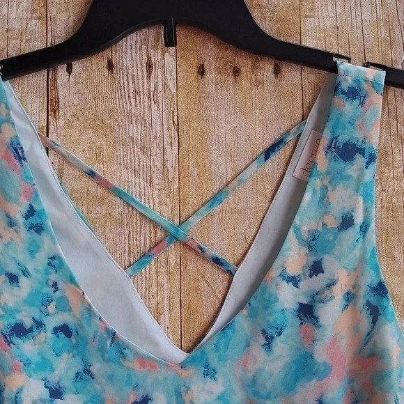 Decree | Top | Blue & Pink | Size 1X - Picture 2 of 6